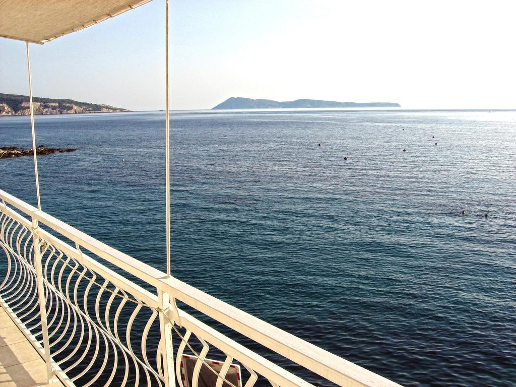 Mira Sea Front Guesthouse Komiža Kültér fotó