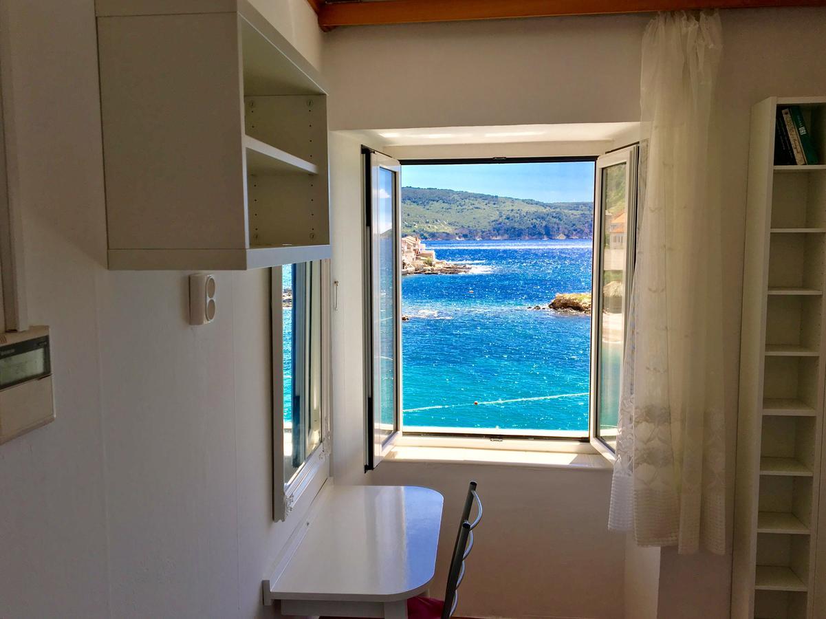 Mira Sea Front Guesthouse Komiža Kültér fotó