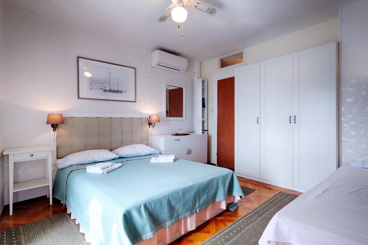 Mira Sea Front Guesthouse Komiža Kültér fotó