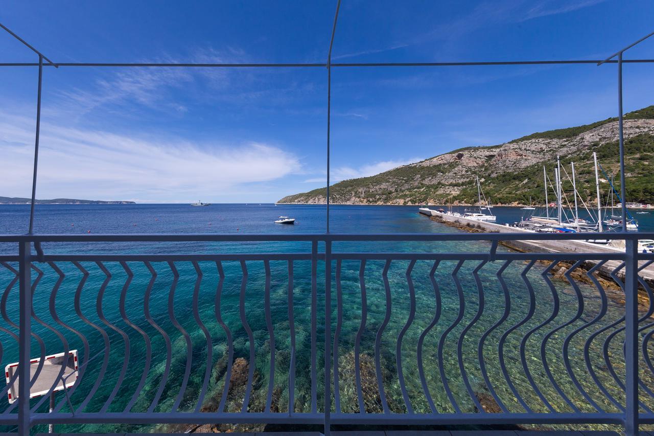 Mira Sea Front Guesthouse Komiža Kültér fotó